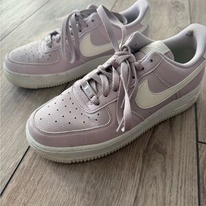 Nike Women's Pastel Purple and Off-White Sneakers